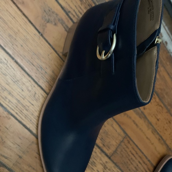 New Talbots SZ 9.5 Indigo Navy Blue Leather Booties Ankle Boots - Picture 13 of 13
